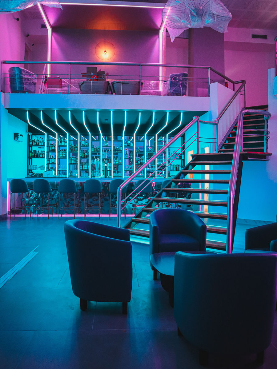 Interior do B'Live Lounge Bar
